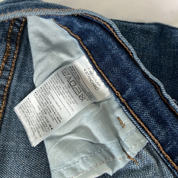 Boyfriend Jean Shorts size 4 Medium Wash - Picture 2 of 4